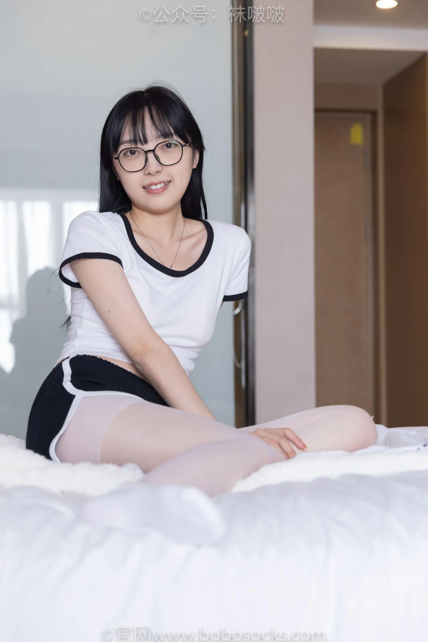 [BoBoSocks袜啵啵]NO.037 稚予-帆布鞋、短白棉袜、白丝 [136P]插图2